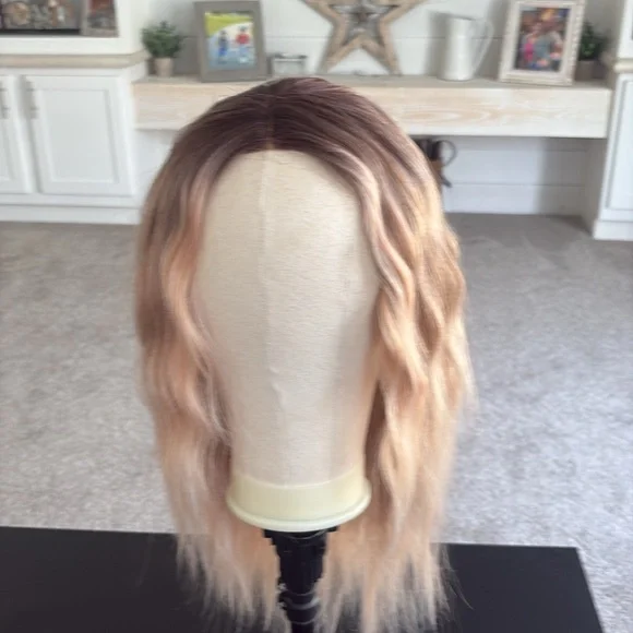 Chelsey smith crowns London apricot standard wig - Picture 2 of 9